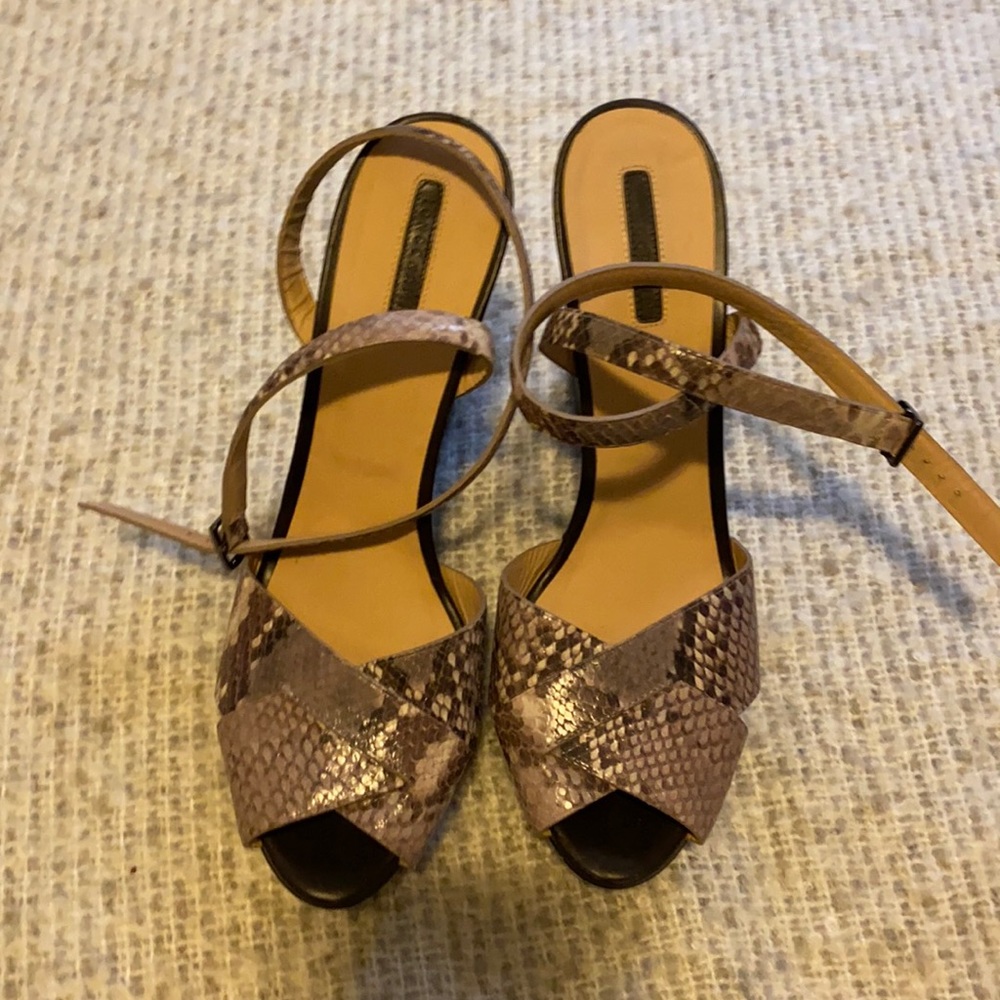 NEW w/o tags Longchamp wedge sandal, size 40.